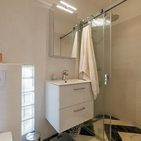 Duplex With View On The Cap D'antibes * أنتيب