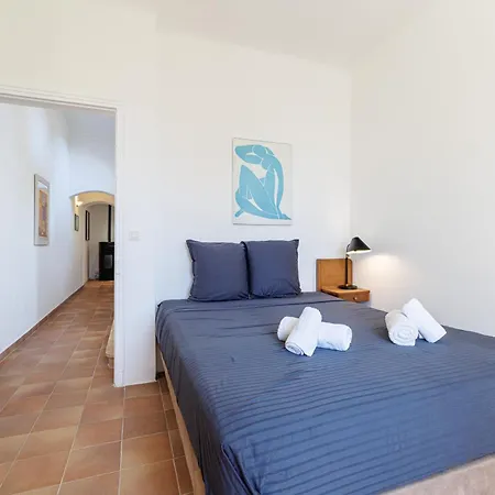 Duplex With View On The Cap D'antibes *