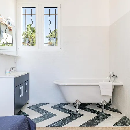 Duplex With View On The Cap D'antibes Antibes